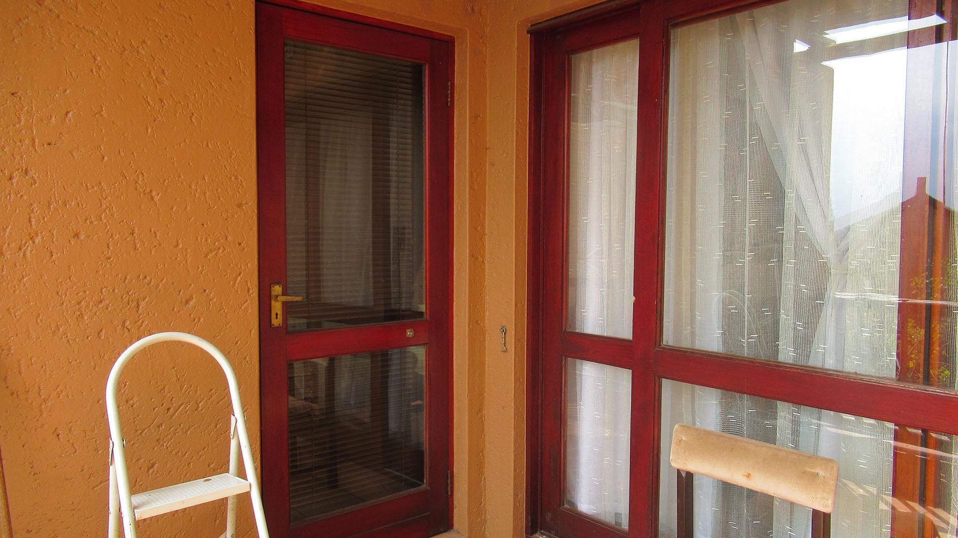 Balcony - 41 square meters of property in Douglasdale