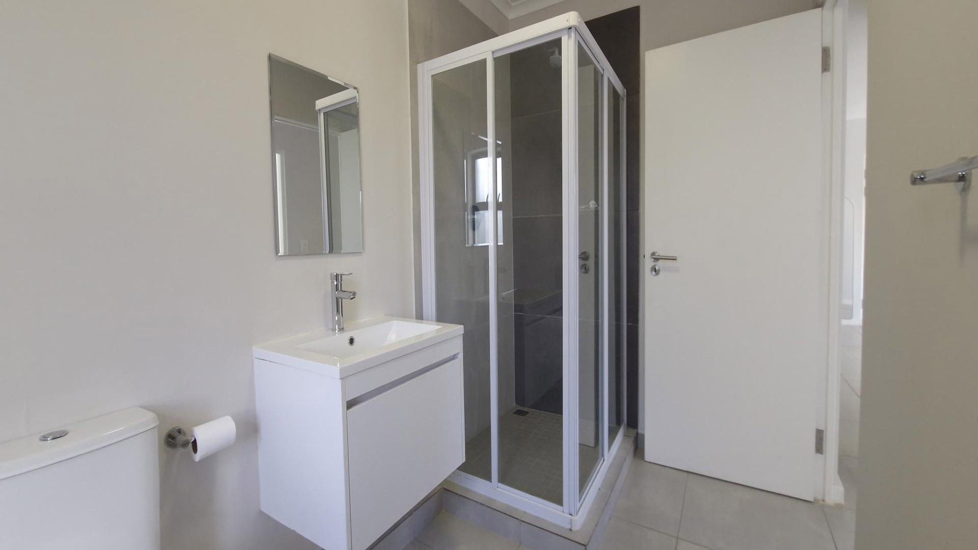 Bathroom 1 of property in Burgundy Estate