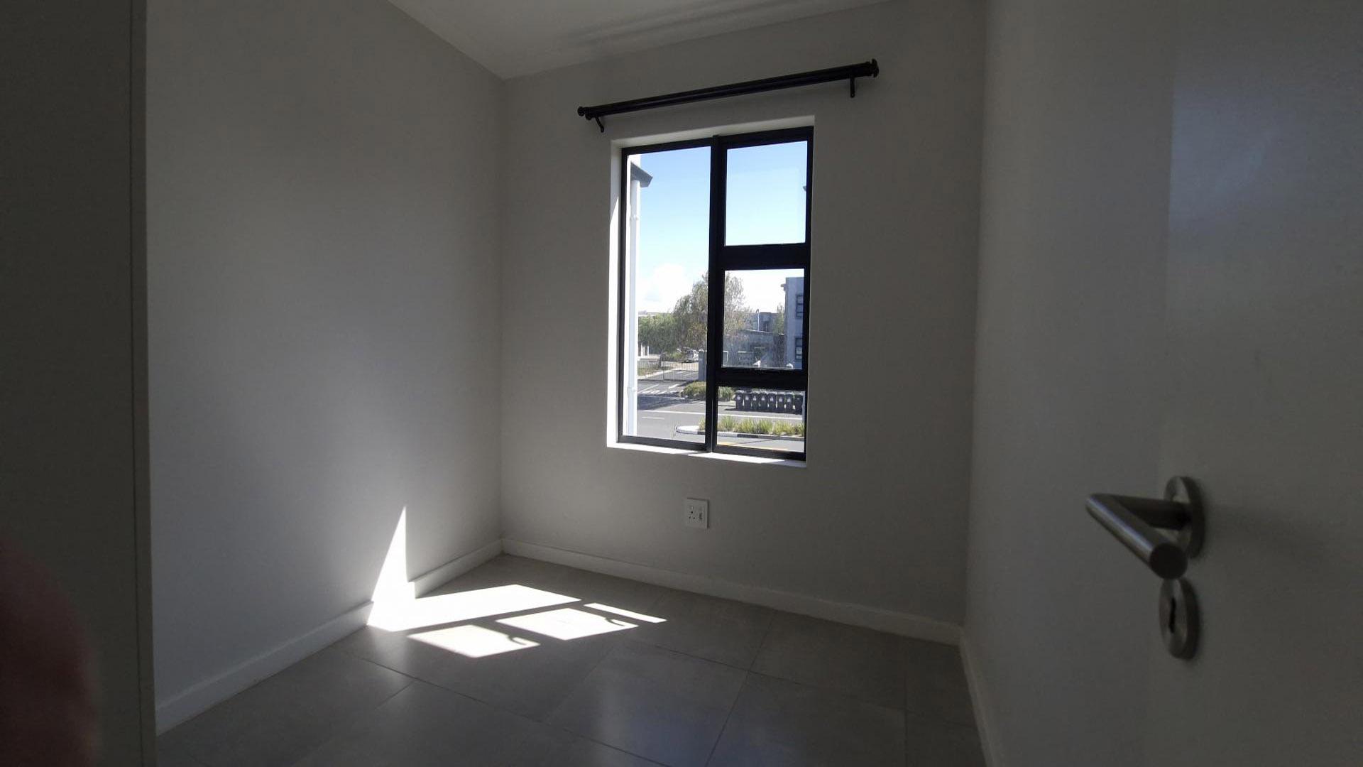 Bed Room 2 of property in Burgundy Estate