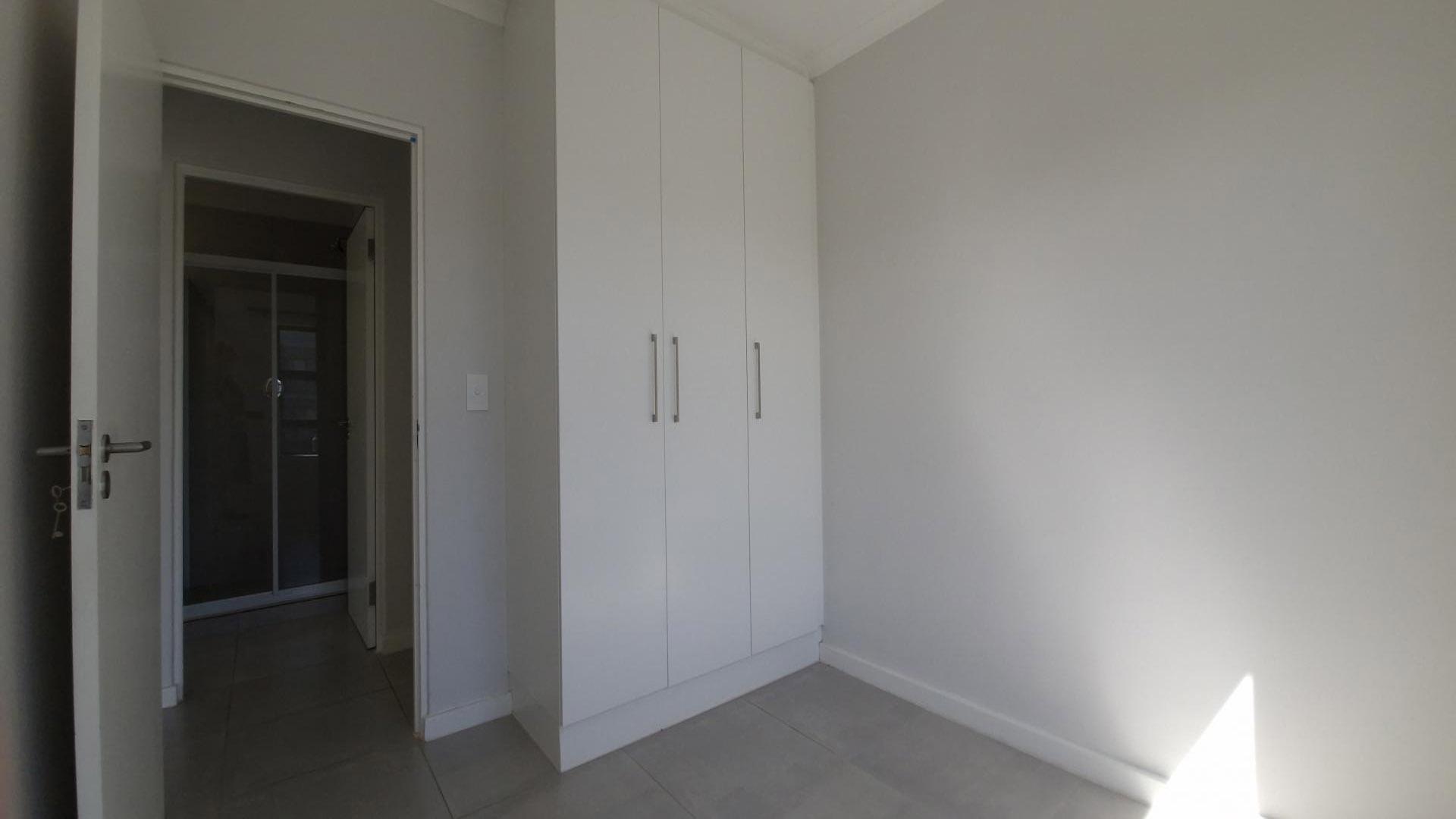 Bed Room 1 of property in Burgundy Estate