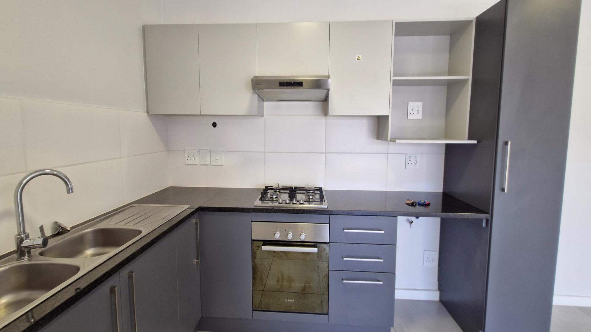 Kitchen of property in Burgundy Estate
