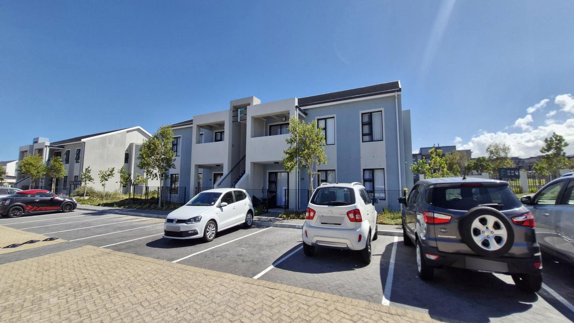 Carport  of property in Burgundy Estate