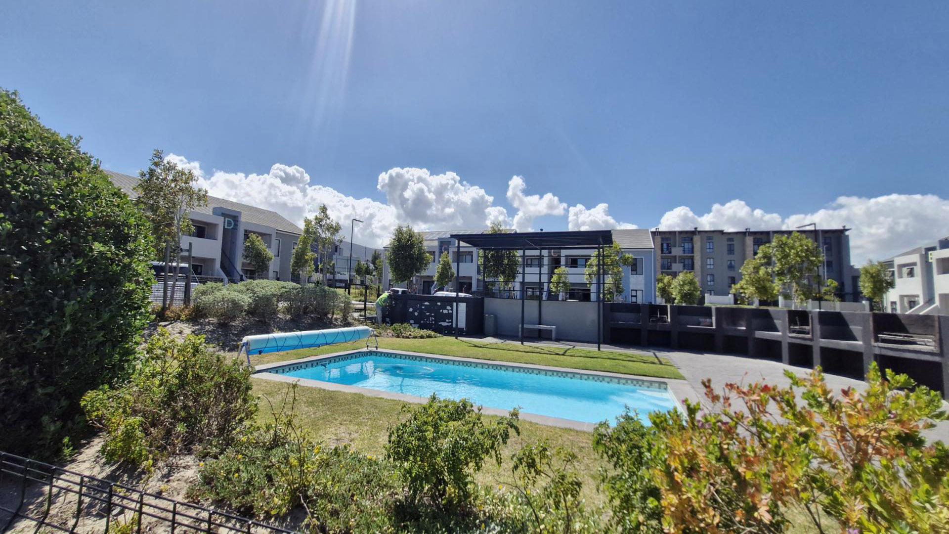 Swimming Pool of property in Burgundy Estate