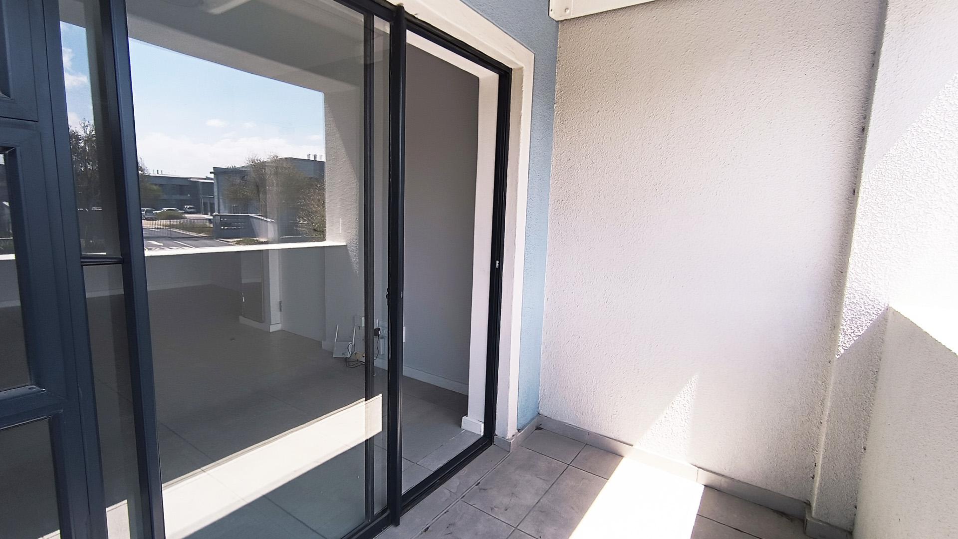 Balcony - 7 square meters of property in Burgundy Estate