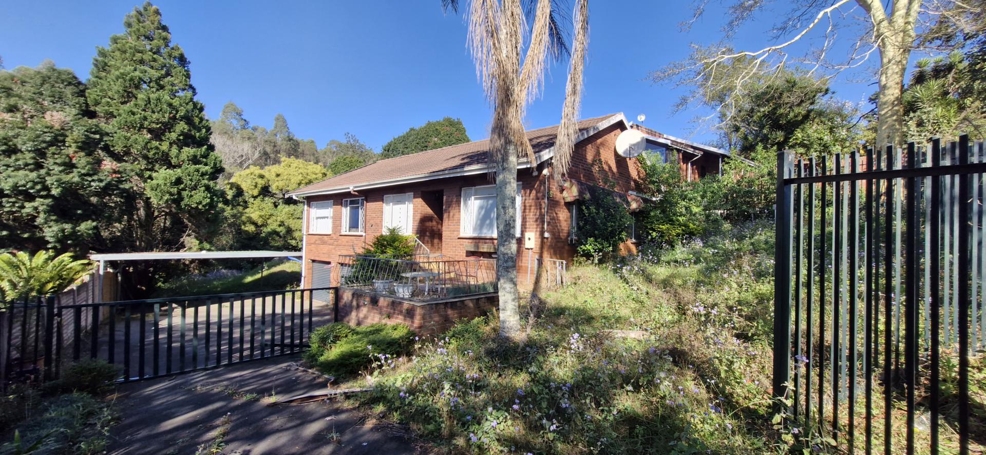 Front View of property in Blackridge