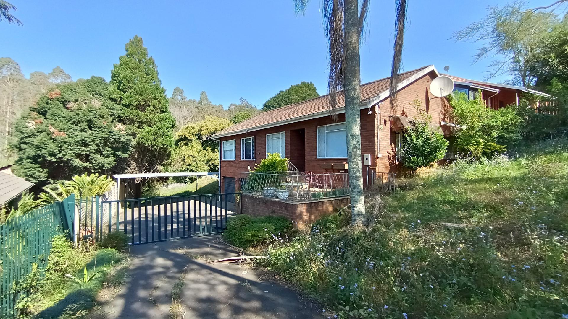 Front View of property in Blackridge