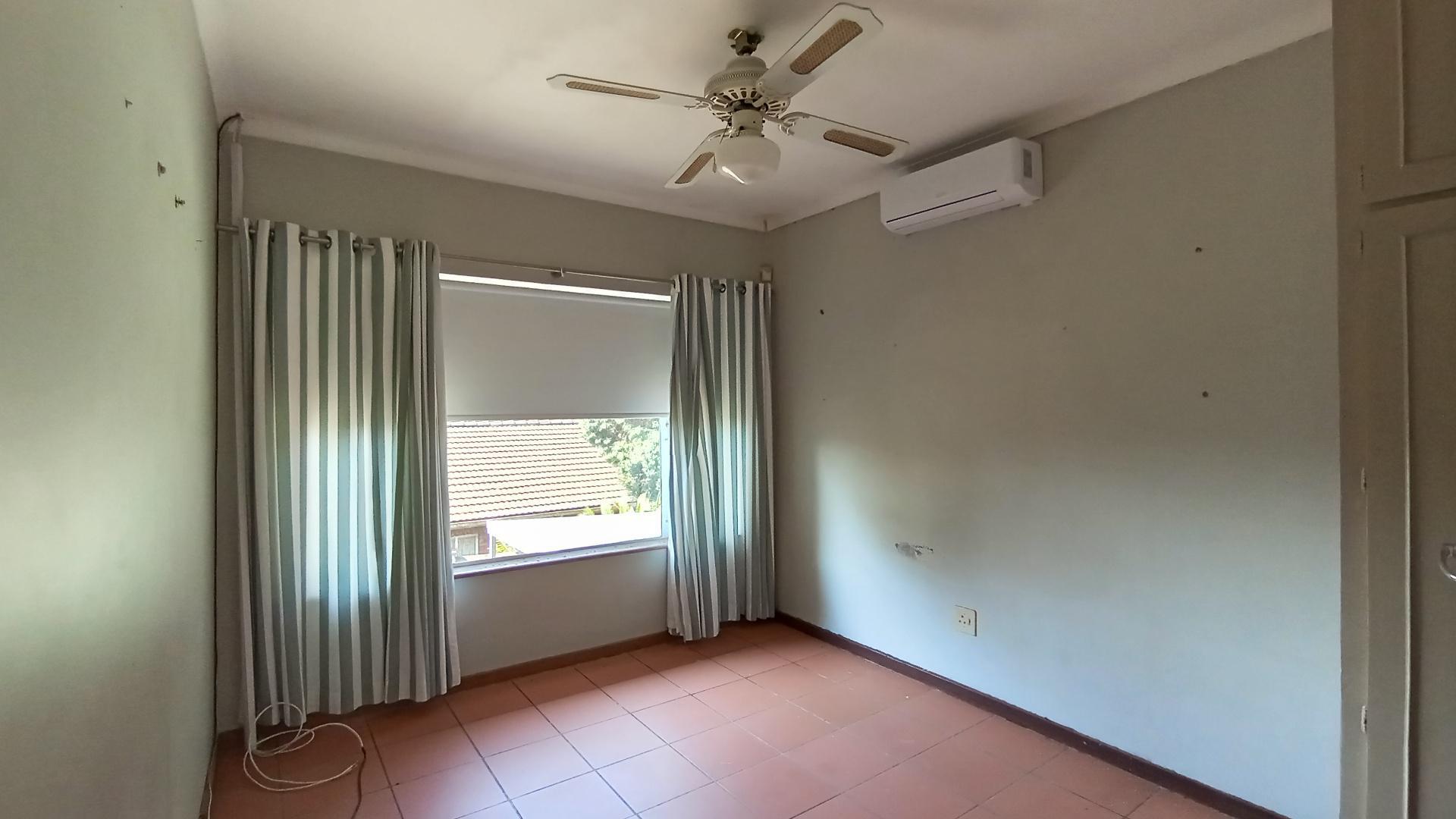 Main Bedroom - 14 square meters of property in Blackridge