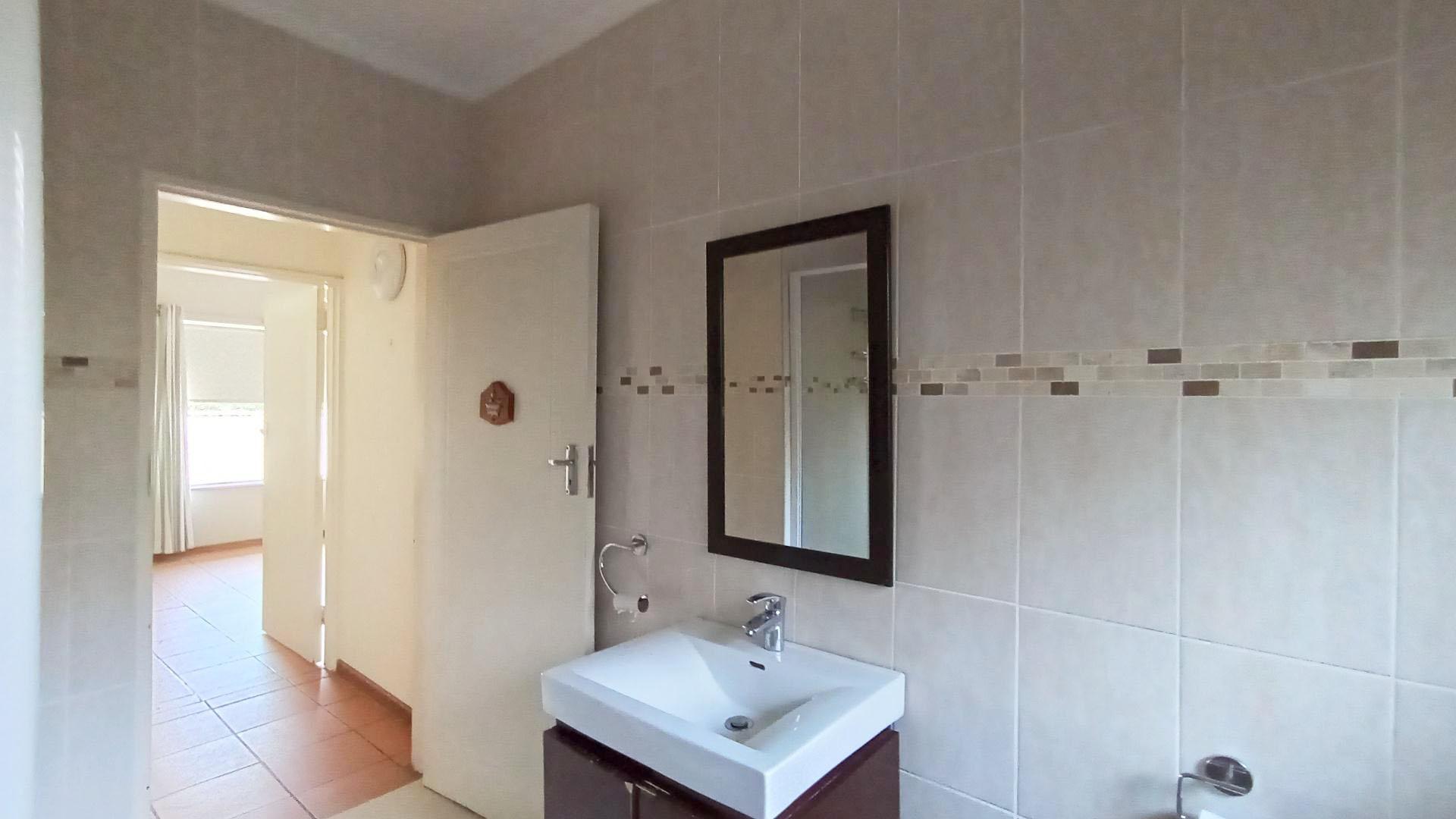 Bathroom 1 - 7 square meters of property in Blackridge