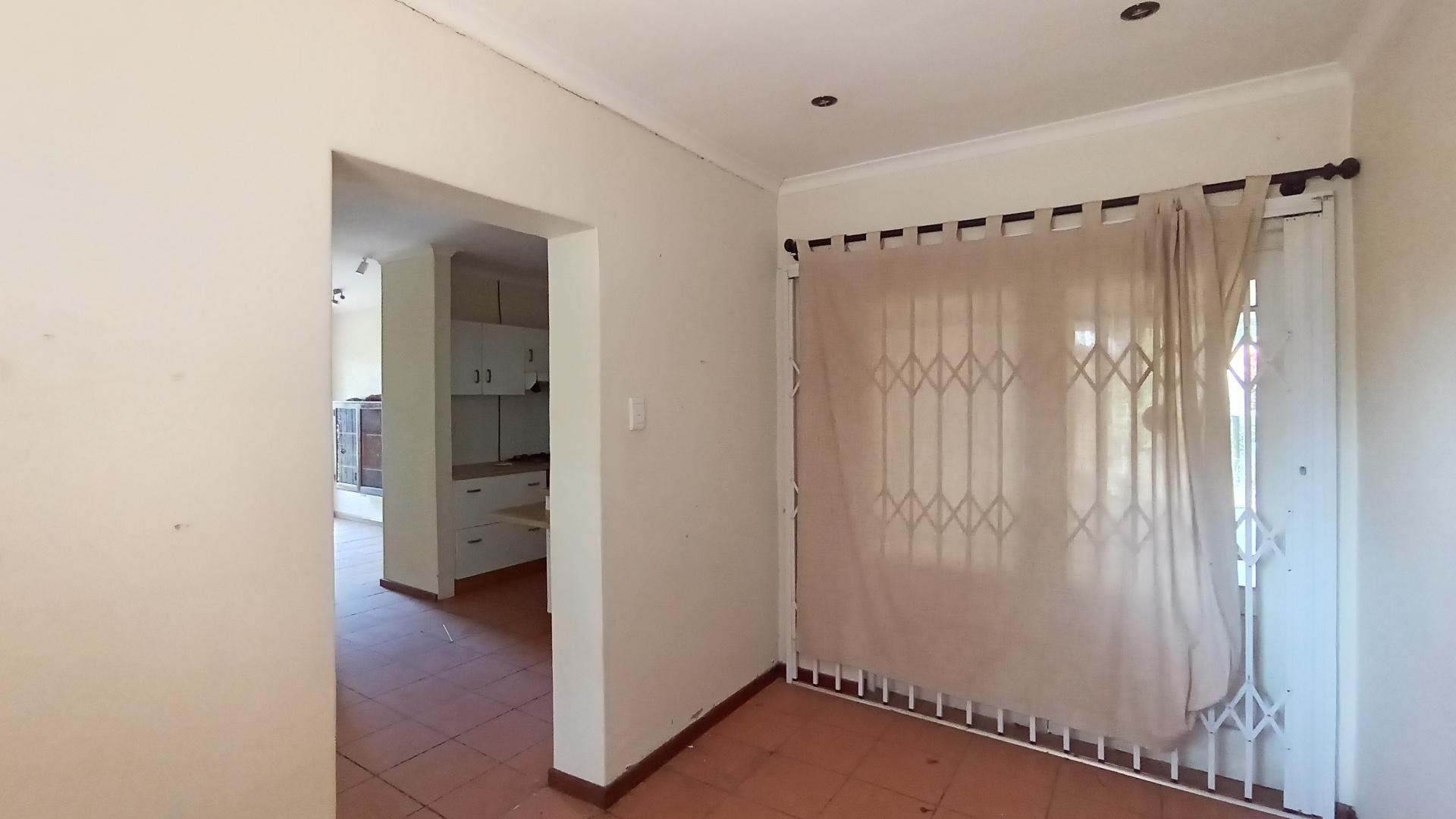 Spaces - 25 square meters of property in Blackridge