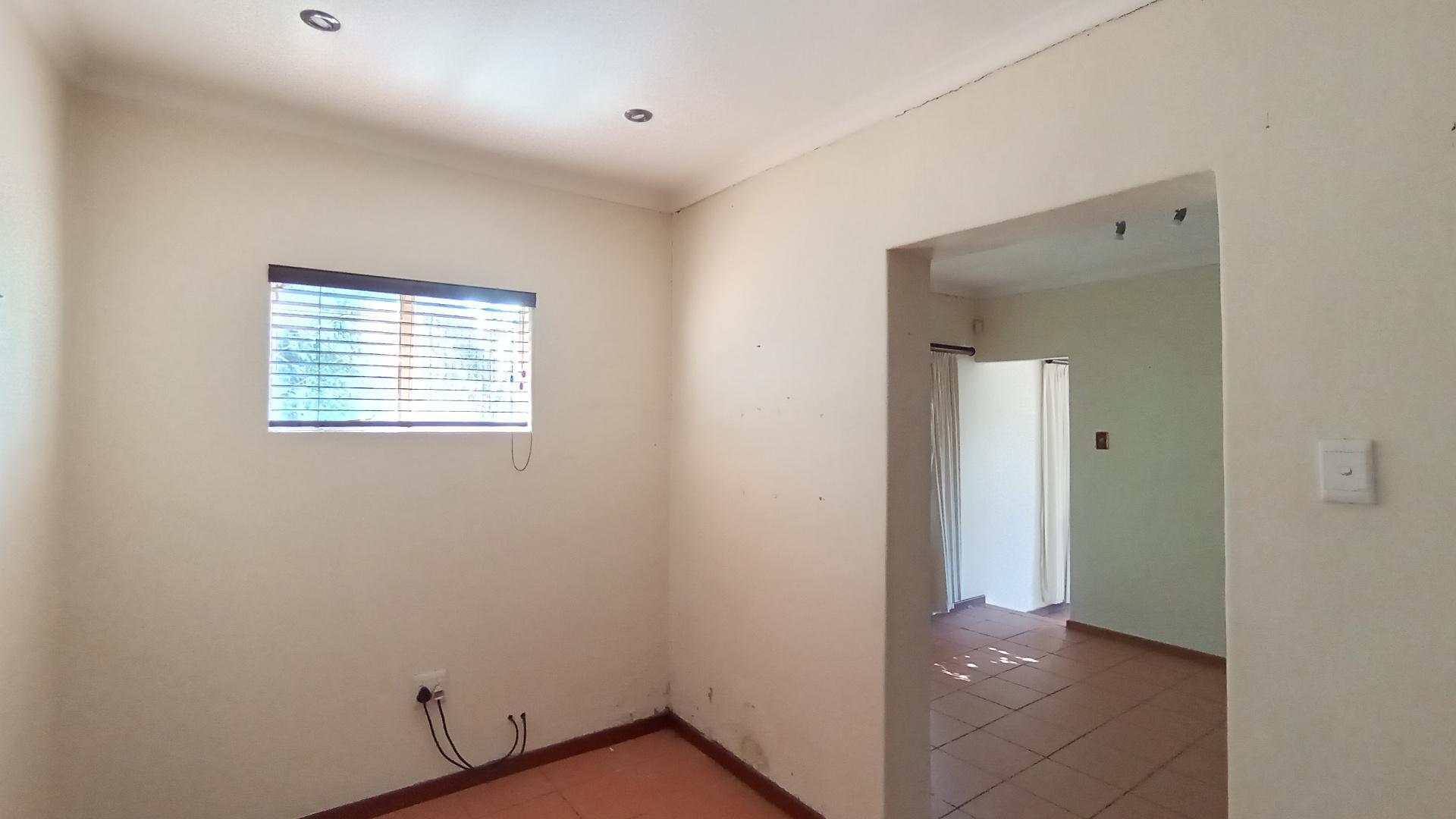 Spaces - 25 square meters of property in Blackridge