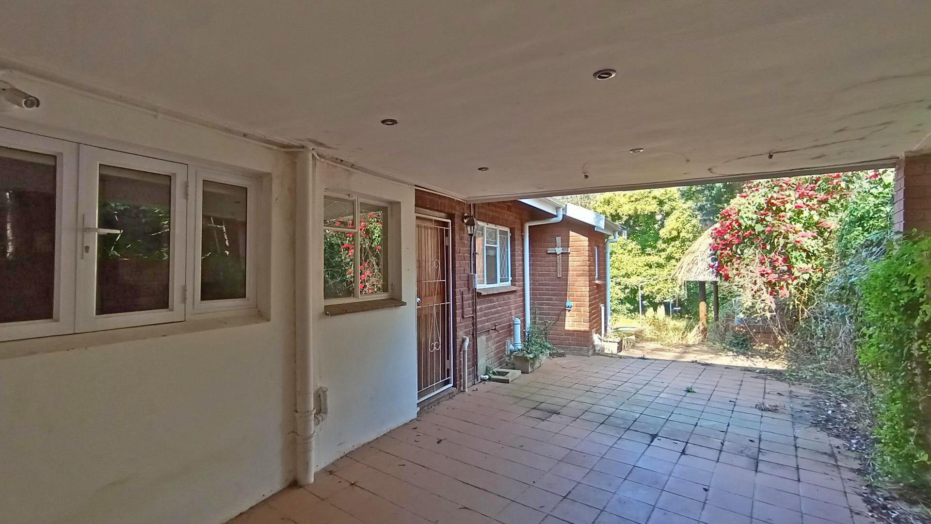 Patio - 26 square meters of property in Blackridge