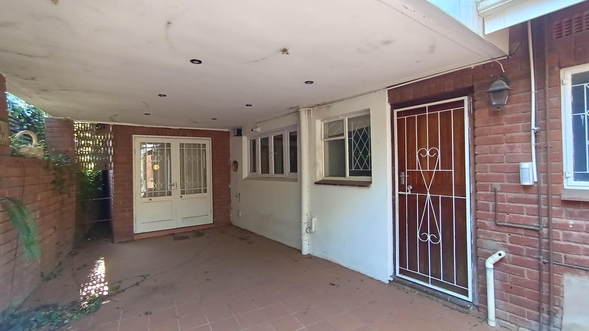 Patio - 26 square meters of property in Blackridge