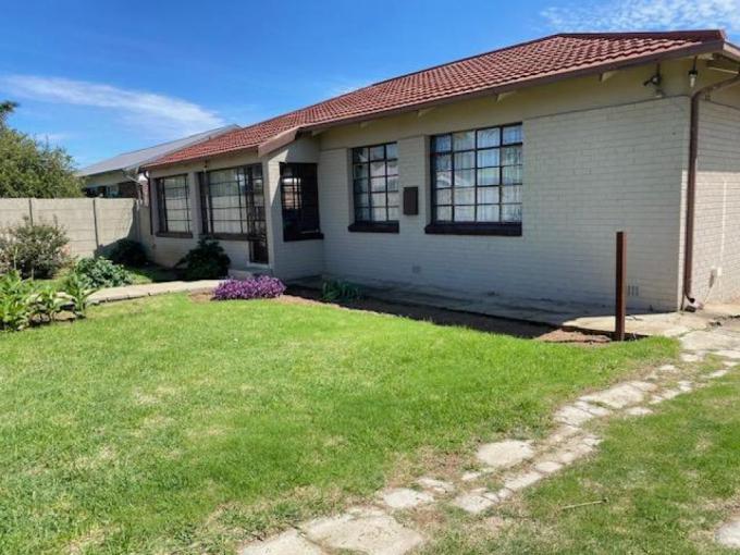 4 Bedroom House for Sale For Sale in Paul Krugersoord - MR674774