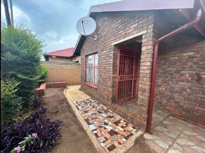 3 Bedroom House for Sale For Sale in Pimville - MR674854