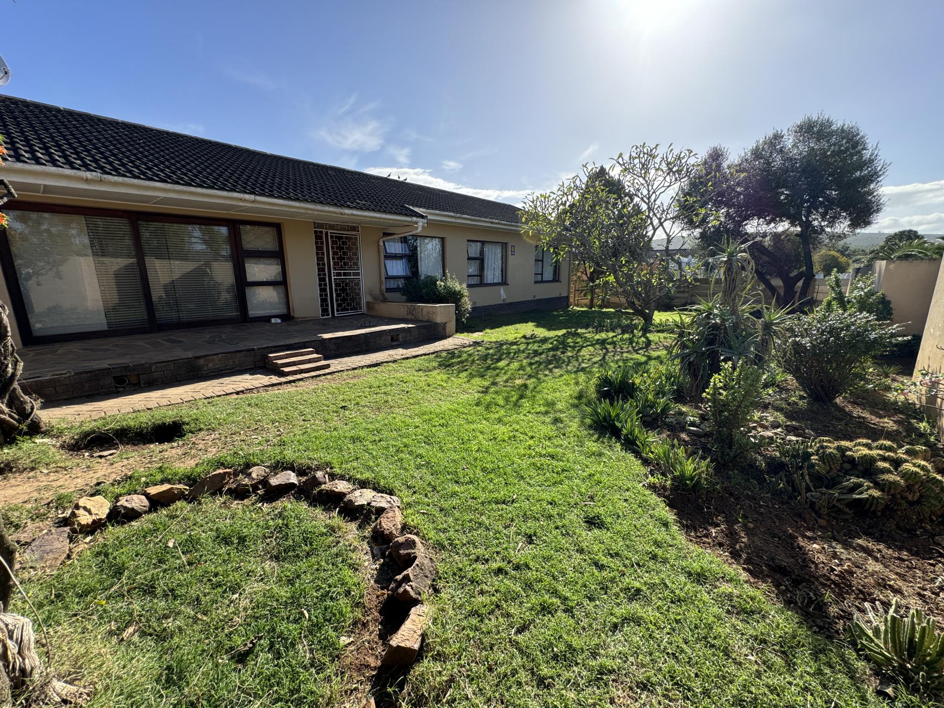 Front View of property in Uitenhage