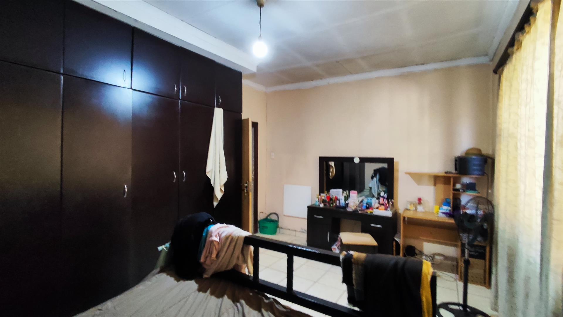 Bed Room 1 - 21 square meters of property in Brakpan