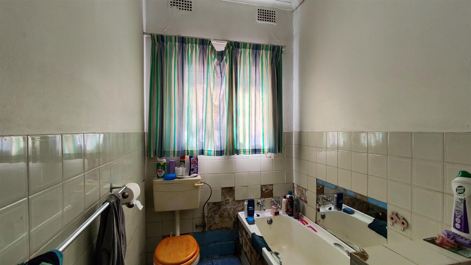 Bathroom 1 - 7 square meters of property in Brakpan