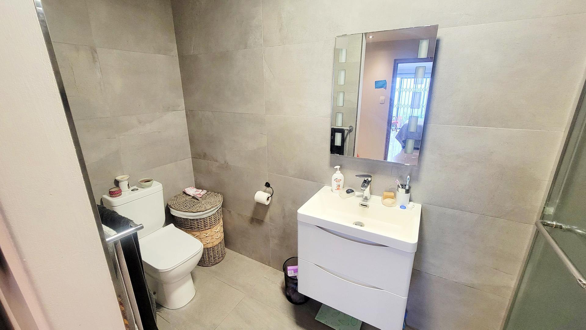 Main Bathroom of property in Mitchells Plain