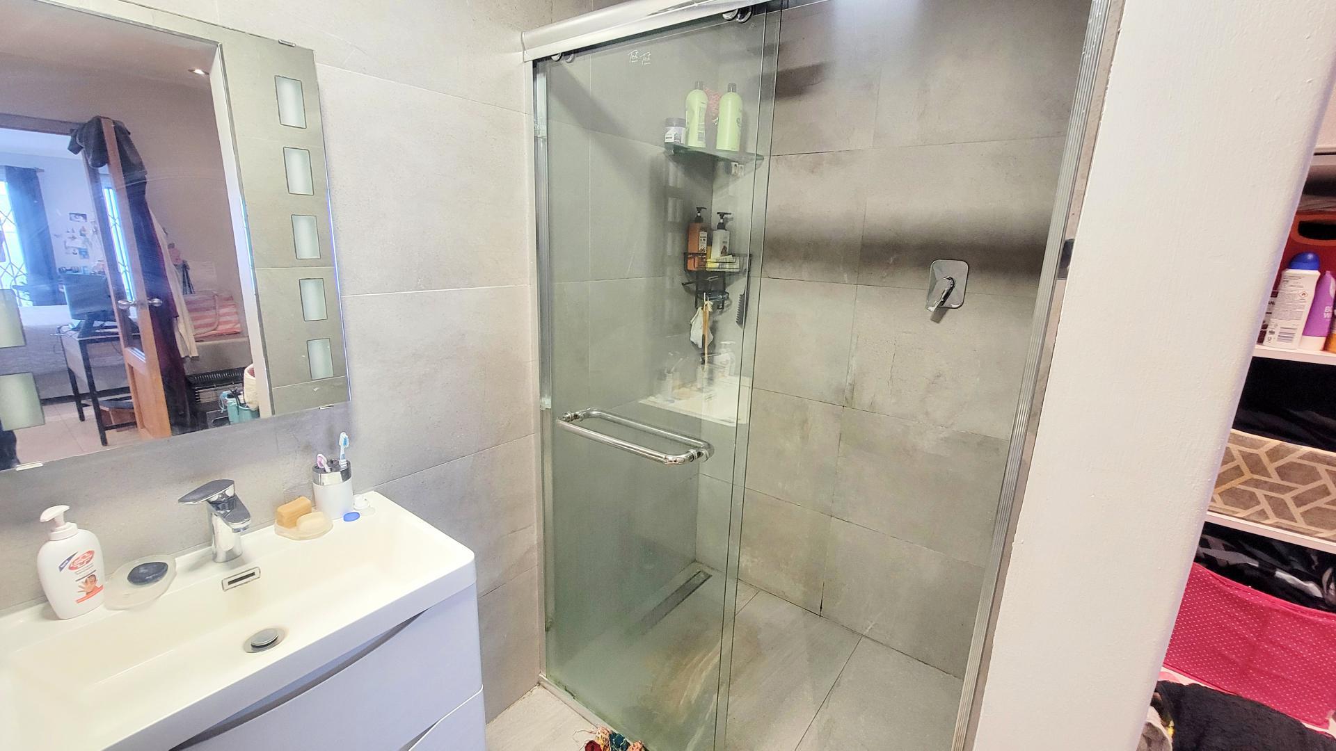 Main Bathroom of property in Mitchells Plain