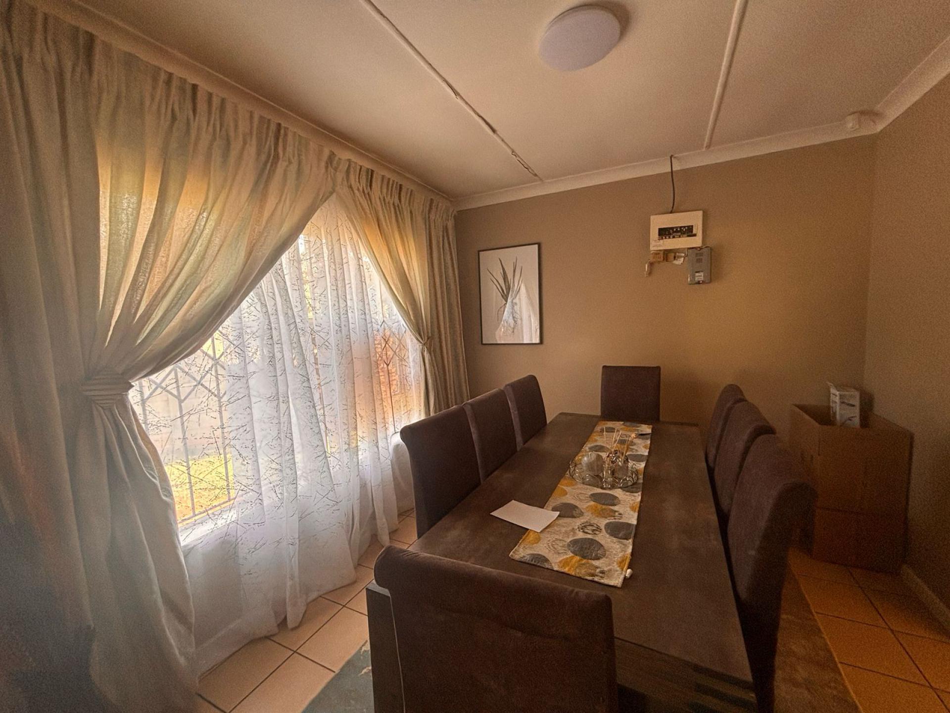 Dining Room of property in Greenhills