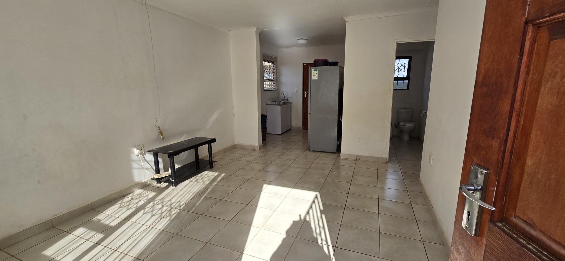 Lounges of property in Benoni AH