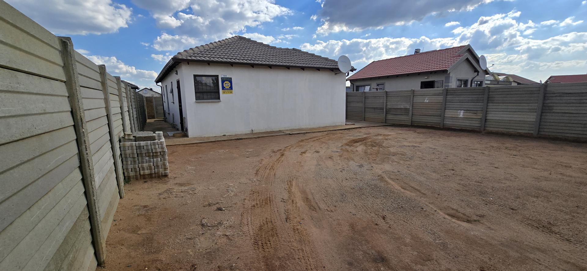Front View of property in Benoni AH