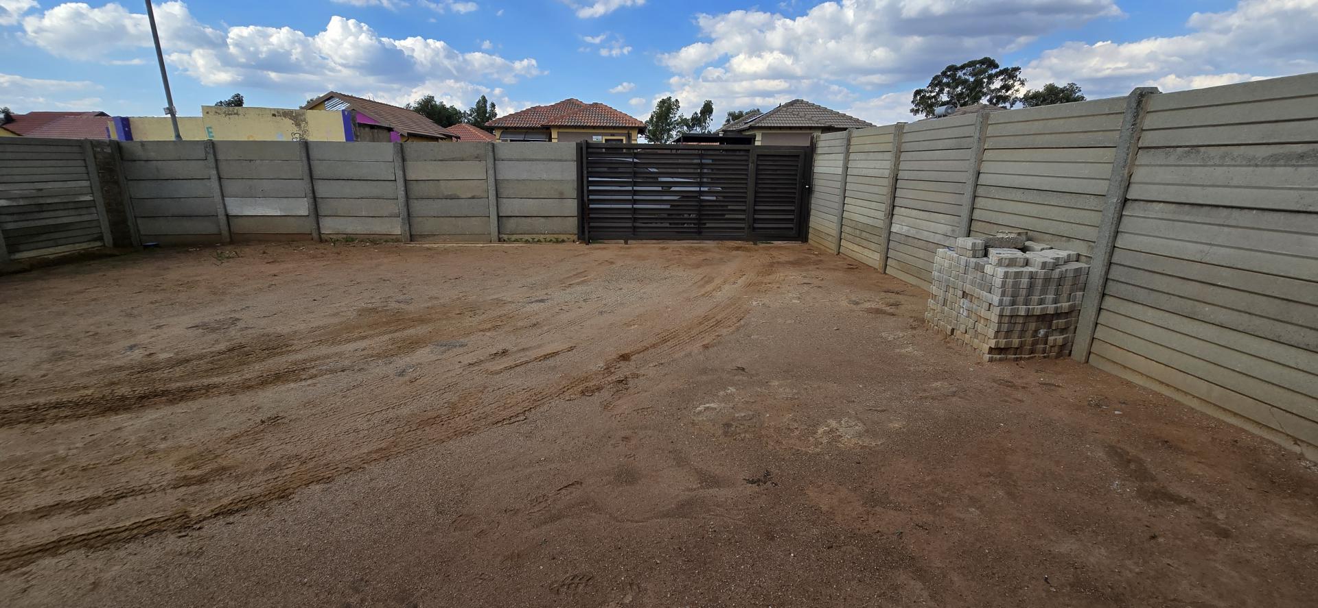 Front View of property in Benoni AH