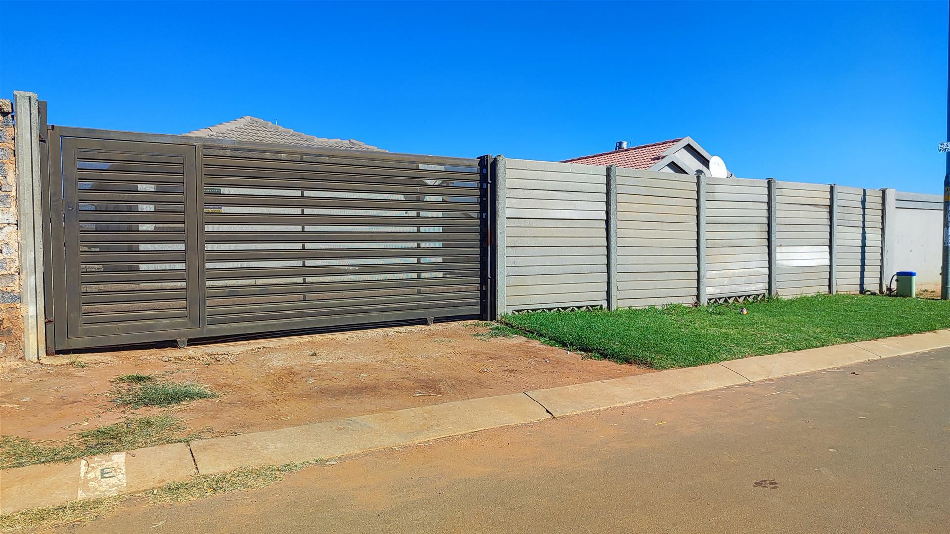 Front View of property in Benoni AH