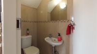 Guest Toilet - 2 square meters of property in Montana