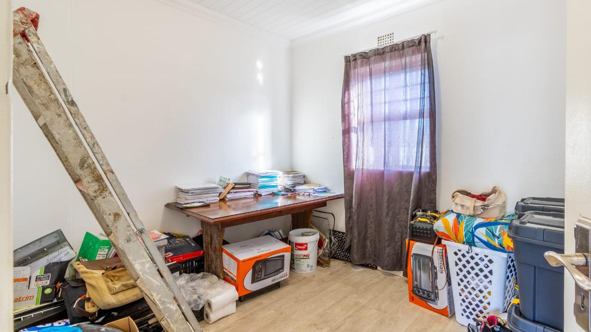 Bed Room 2 of property in Paarl