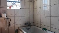Bathroom 1 - 4 square meters of property in Stretford