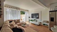 Lounges - 22 square meters of property in Farrarmere
