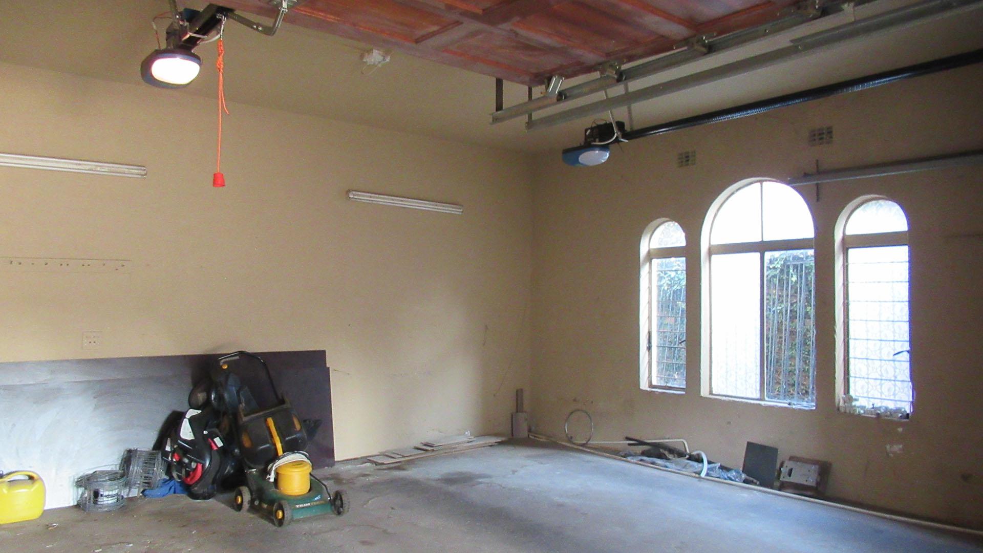 Spaces - 23 square meters of property in Weltevreden Park