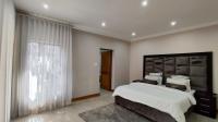 Bed Room 1 - 27 square meters of property in Sonneveld