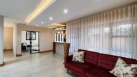 Spaces - 164 square meters of property in Sonneveld