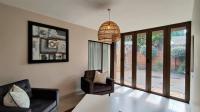 Spaces - 164 square meters of property in Sonneveld