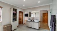 Main Bathroom - 16 square meters of property in Sonneveld