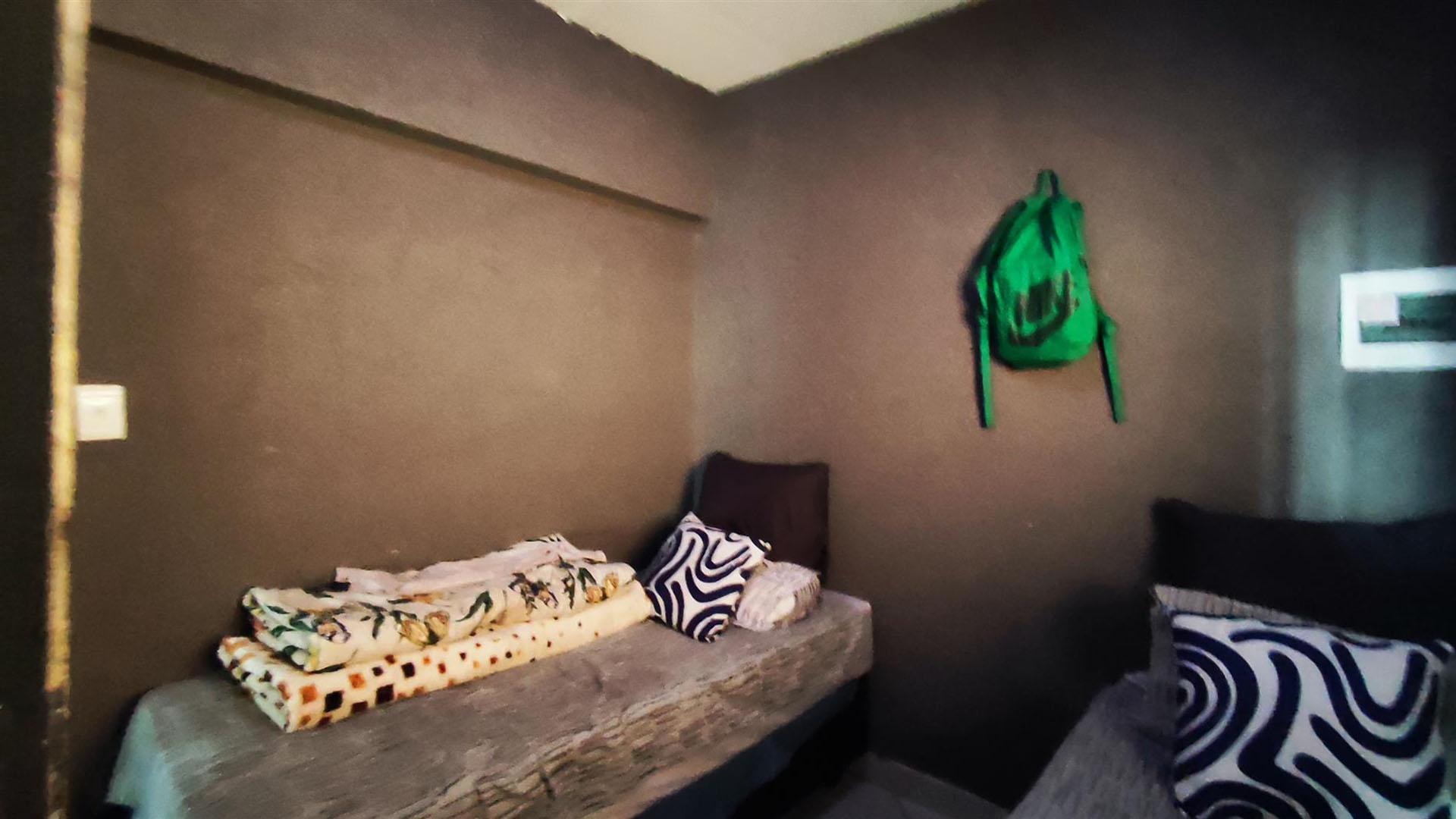 Bed Room 1 - 9 square meters of property in Dawn Park