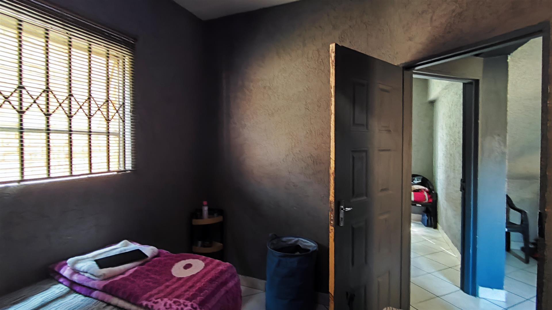 Bed Room 1 - 9 square meters of property in Dawn Park