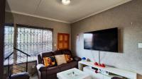 Lounges - 15 square meters of property in Dawn Park