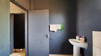 Main Bathroom - 5 square meters of property in Dawn Park