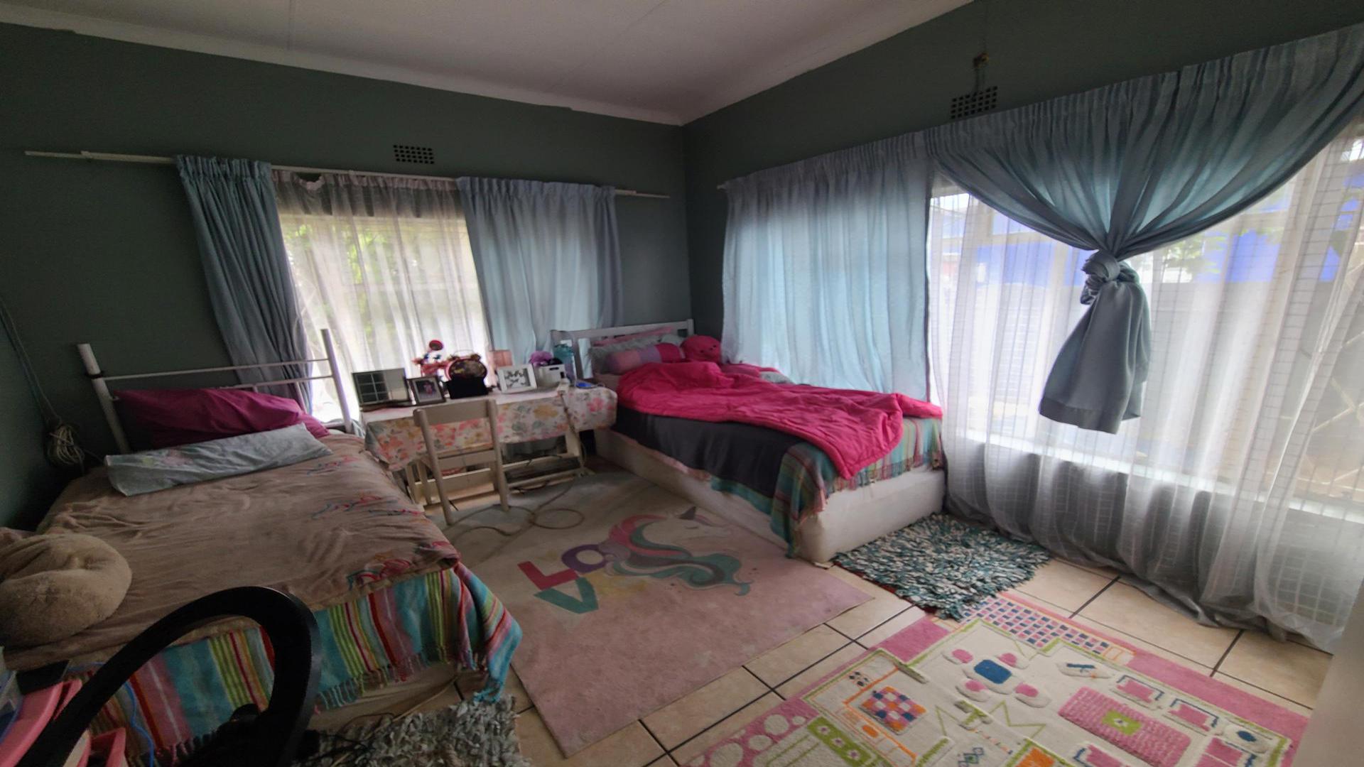 Bed Room 2 - 17 square meters of property in Benoni