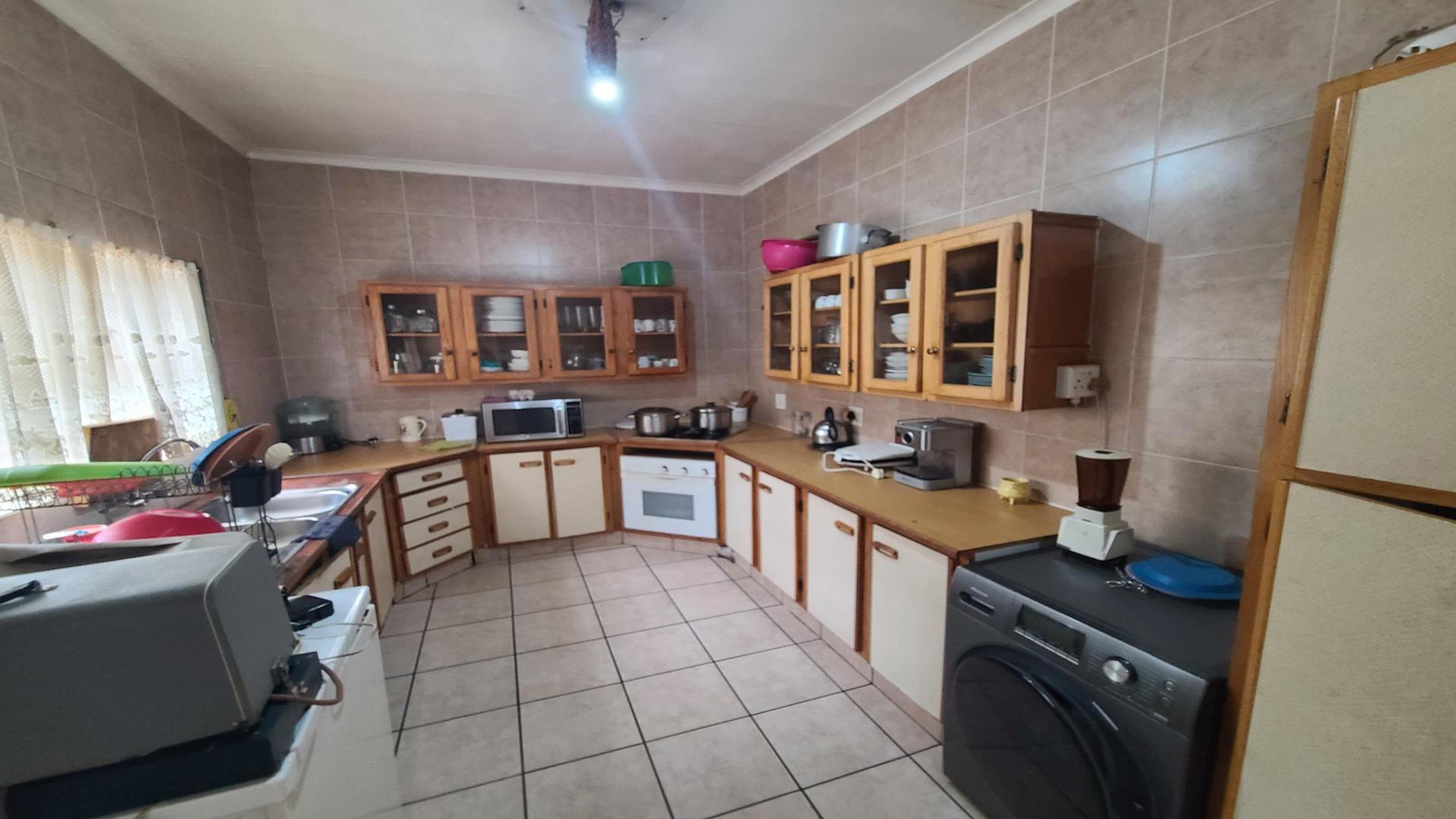 Kitchen - 13 square meters of property in Benoni