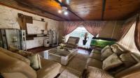 Lounges - 23 square meters of property in Benoni