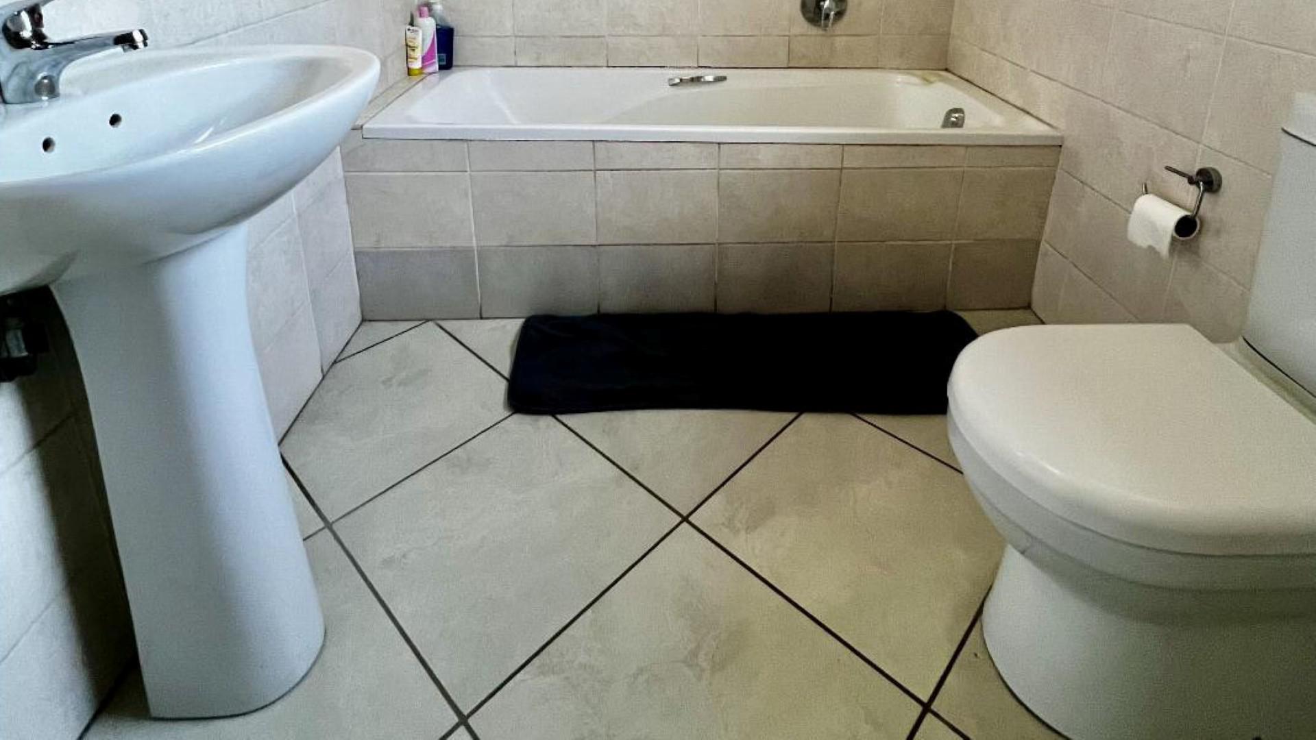 Bathroom 2 of property in Ermelo