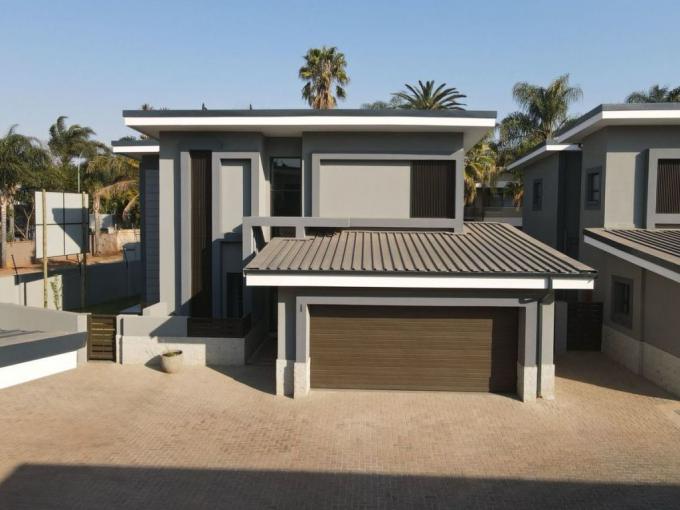 3 Bedroom Cluster for Sale For Sale in Bedfordview - MR674929