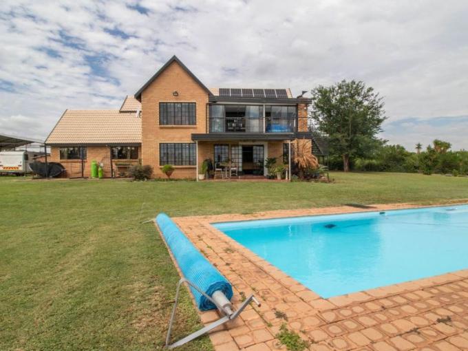 3 Bedroom House for Sale For Sale in Pebble Rock - MR674948