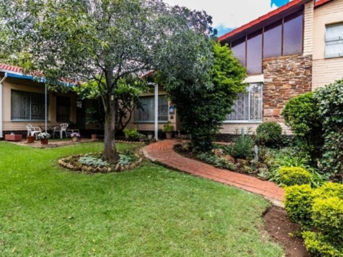 4 Bedroom House for Sale For Sale in Eden Glen - MR674982