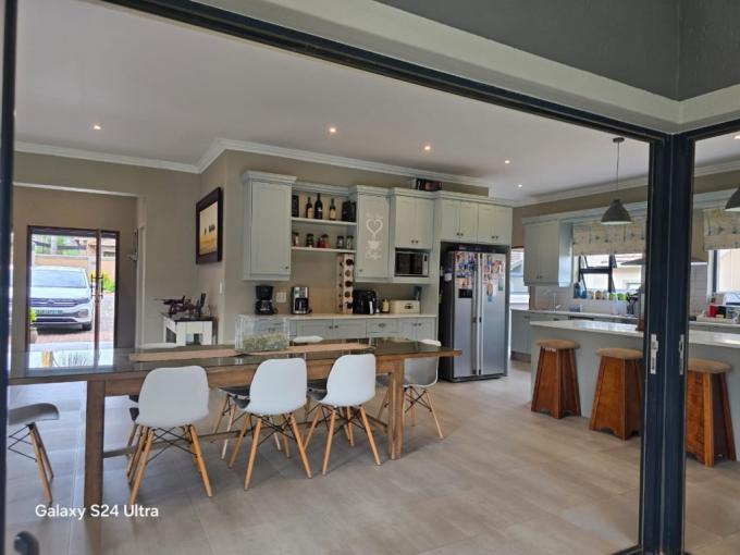 4 Bedroom House for Sale For Sale in Hartbeespoort - MR674985