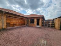 3 Bedroom 2 Bathroom House for Sale for sale in New Redruth